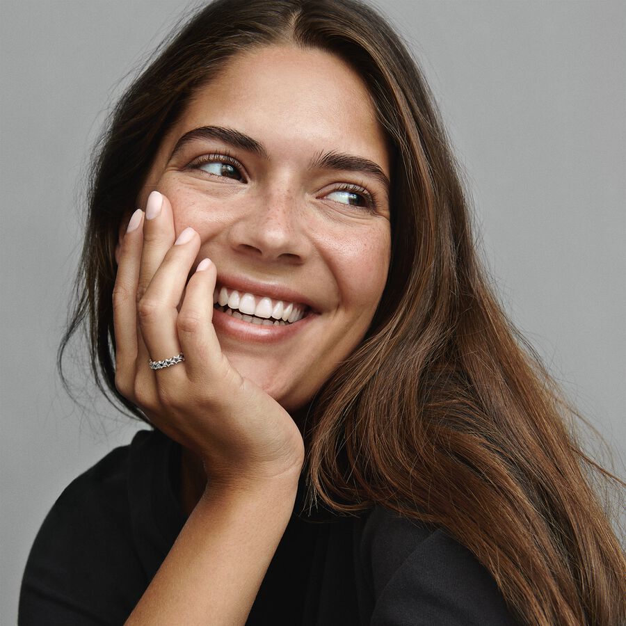 Anel Band of Asymmetric Stars