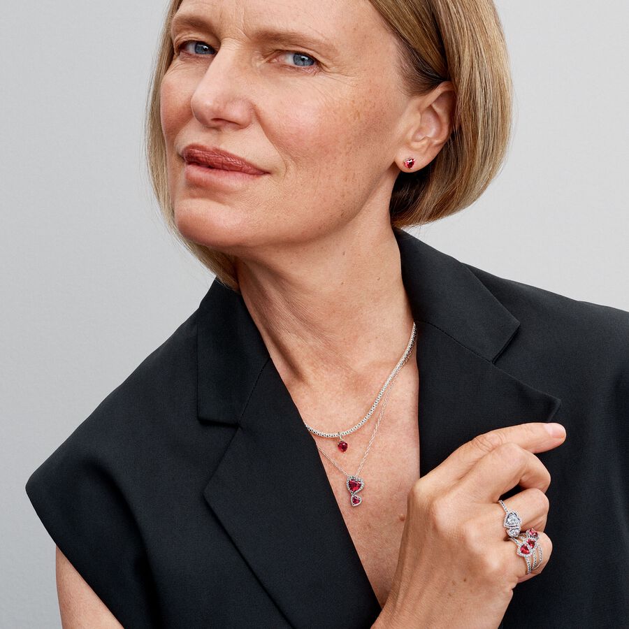 Colar Pendente Corações Auréola Vermelha