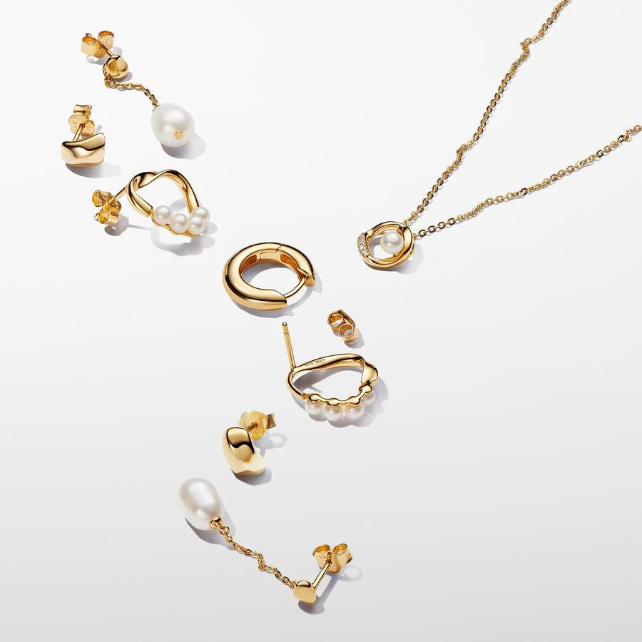 Colar de pérolas de cultura de água doce tratadas e círculo pavé com forma orgânica